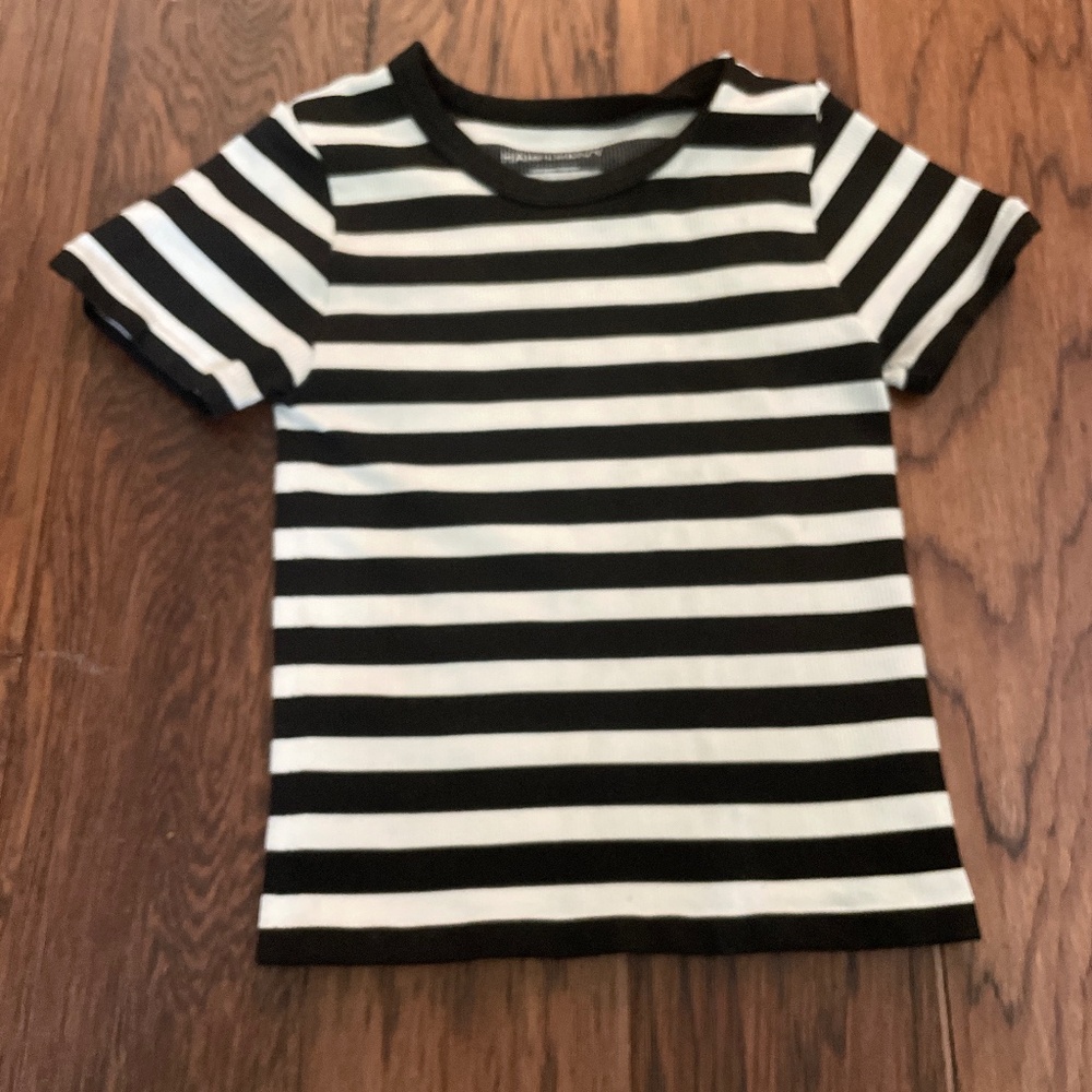 Harper and Ivy, black and white tee